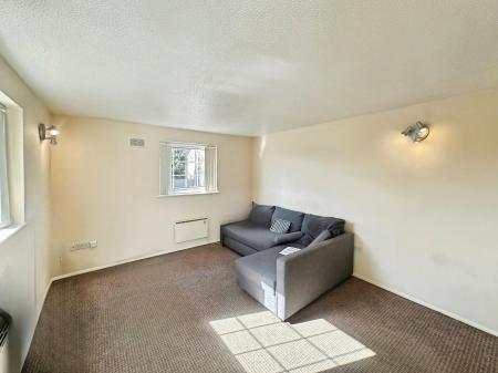 0 bedroom Studio flat to let in Twyford Drive, Wigmore, Luton, LU2