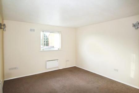 0 bedroom Studio flat to let in Twyford Drive, Wigmore, Luton, LU2