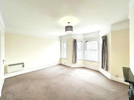 1 bedroom Flat to let in High Town Road, High Town, Luton, LU2
