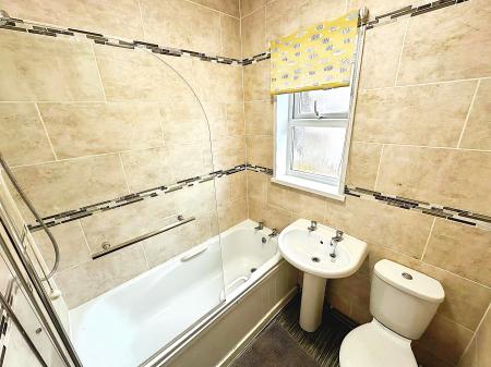 1 bedroom Flat to let in High Town Road, High Town, Luton, LU2