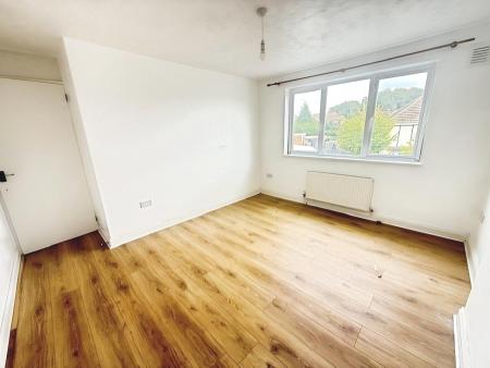 3 bedroom Semi-detached house to let in Eighth Avenue, Sundon Park, Luton, LU3