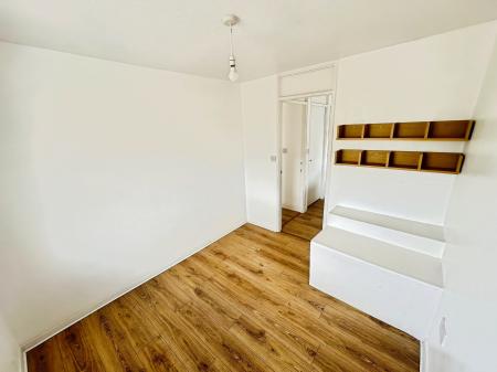 3 bedroom Semi-detached house to let in Eighth Avenue, Sundon Park, Luton, LU3