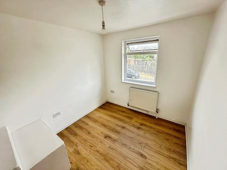 3 bedroom Semi-detached house to let in Eighth Avenue, Sundon Park, Luton, LU3