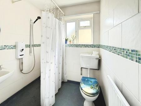 2 bedroom House share to let in Santingfield North, Farley Hill, Luton, LU1
