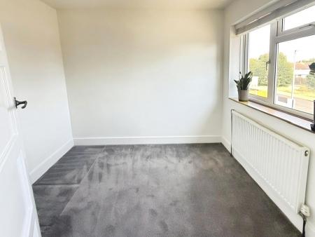 2 bedroom House share to let in Santingfield North, Farley Hill, Luton, LU1