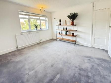 2 bedroom House share to let in Santingfield North, Farley Hill, Luton, LU1