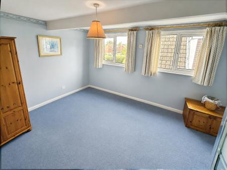 3 bedroom Detached house to let in Eaton Bray