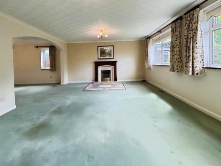 3 bedroom Detached house to let in Eaton Bray