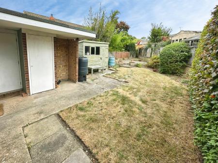 3 bedroom Detached house to let in Eaton Bray