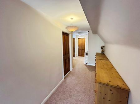 3 bedroom Detached house to let in Eaton Bray