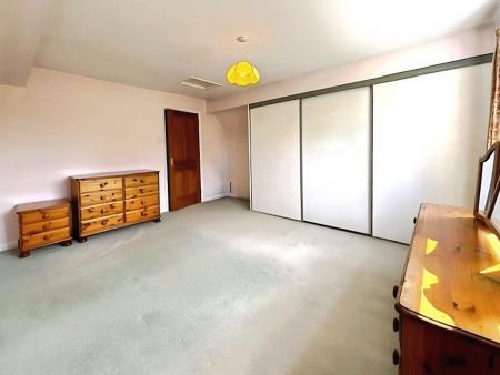 3 bedroom Detached house to let in Eaton Bray