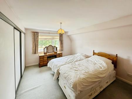 3 bedroom Detached house to let in Eaton Bray