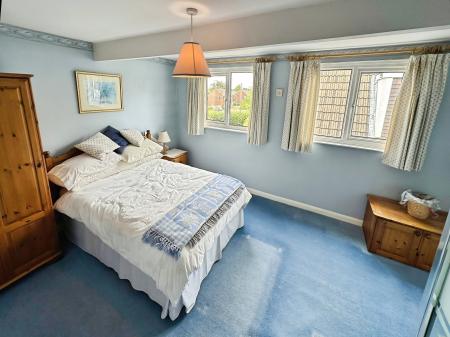 3 bedroom Detached house to let in Eaton Bray