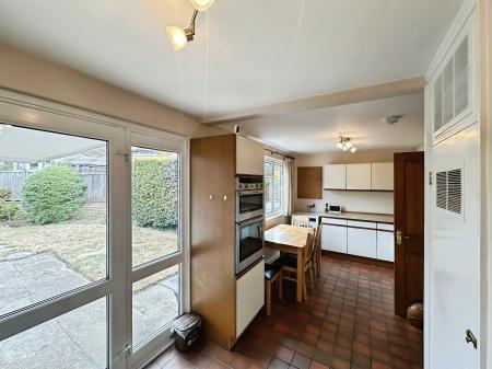3 bedroom Detached house to let in Eaton Bray