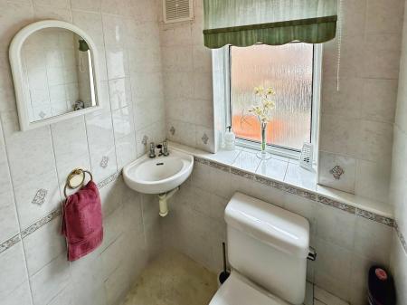3 bedroom Detached house to let in Eaton Bray
