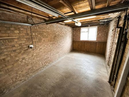 3 bedroom Detached house to let in Eaton Bray
