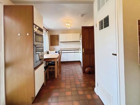 3 bedroom Detached house to let in Eaton Bray