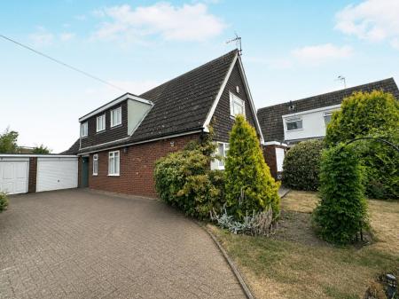 3 bedroom Detached house to let in Eaton Bray