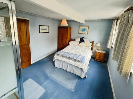 3 bedroom Detached house to let in Eaton Bray