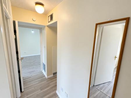 2 bedroom Flat for sale in Whipperley Ring, Luton, LU1