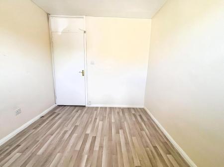2 bedroom Flat for sale in Whipperley Ring, Luton, LU1
