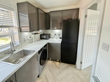 1 bedroom Flat to let in Plaiters Way, Dunstable, LU5