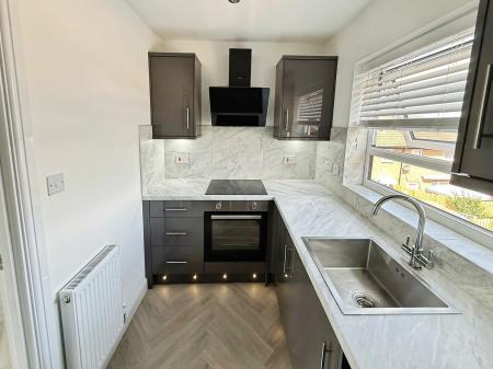 1 bedroom Flat to let in Plaiters Way, Dunstable, LU5