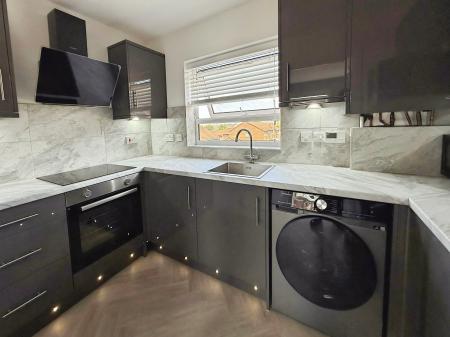 1 bedroom Flat to let in Plaiters Way, Dunstable, LU5