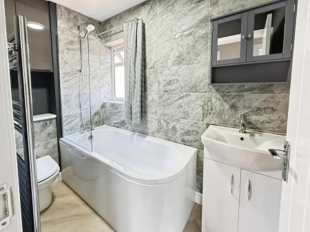 1 bedroom Flat to let in Plaiters Way, Dunstable, LU5