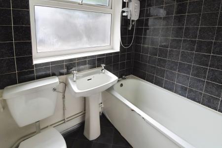 2 bedroom Terraced House to let in Clifton Road, Dallow Area, Luton, LU1