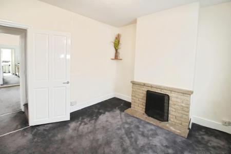 2 bedroom Terraced House to let in Clifton Road, Dallow Area, Luton, LU1