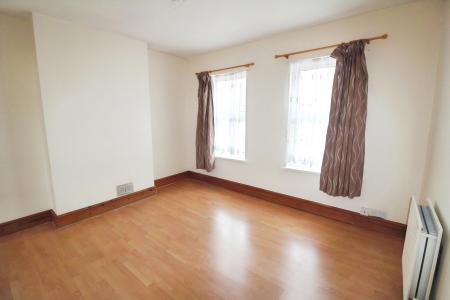 2 bedroom Terraced House to let in Clifton Road, Dallow Area, Luton, LU1
