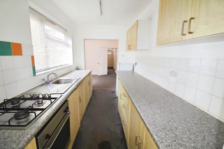 2 bedroom Terraced House to let in Clifton Road, Dallow Area, Luton, LU1