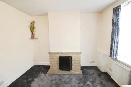 2 bedroom Terraced House to let in Clifton Road, Dallow Area, Luton, LU1