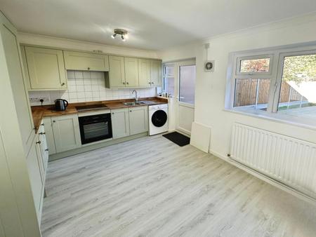 2 bedroom Terraced House to let in Lancing Road, Wigmore, Luton, LU2