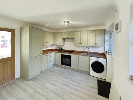 2 bedroom Terraced House to let in Lancing Road, Wigmore, Luton, LU2