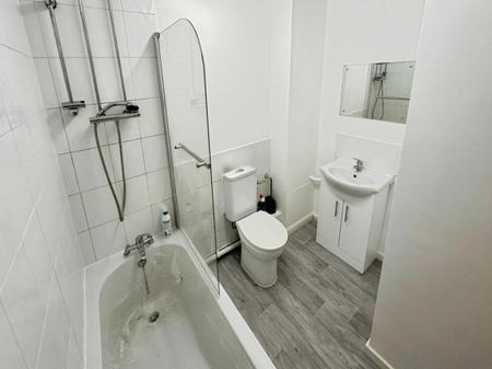 2 bedroom Terraced House to let in Lancing Road, Wigmore, Luton, LU2
