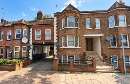 1 bedroom Flat to let in Clarendon Road, Warden Hill, Luton, LU2