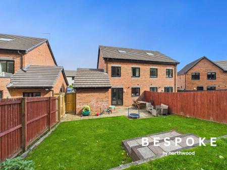 4 bedroom Town house for sale in Forge Lane, Congleton, CW12