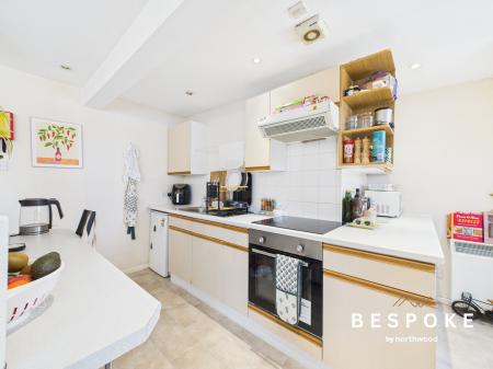 4 bedroom Apartment for sale in Parkway, Wilmslow, SK9