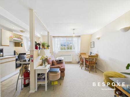 4 bedroom Apartment for sale in Parkway, Wilmslow, SK9