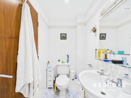 4 bedroom Apartment for sale in Parkway, Wilmslow, SK9