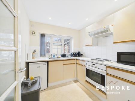 4 bedroom Apartment for sale in Parkway, Wilmslow, SK9