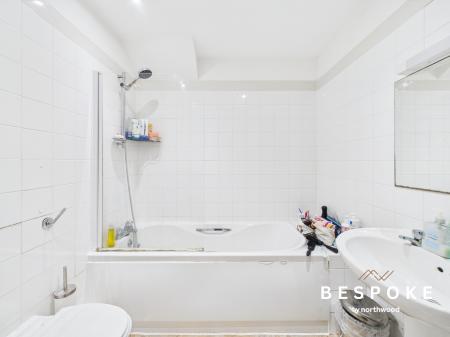 4 bedroom Apartment for sale in Parkway, Wilmslow, SK9