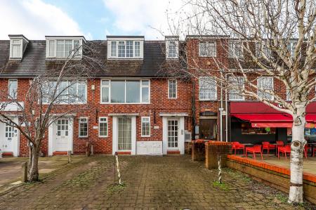 4 bedroom Apartment for sale in Parkway, Wilmslow, SK9