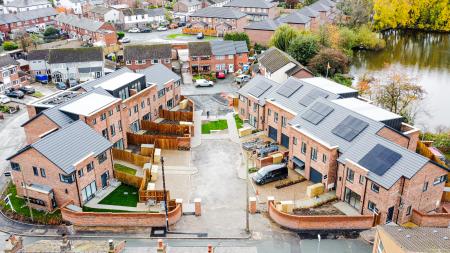 4 bedroom Town house for sale in Bank Street, Macclesfield, SK11