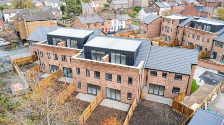 4 bedroom Town house for sale in Bank Street, Macclesfield, SK11