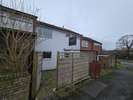 3 bedroom Terraced House for sale in Stafford Walk, Macclesfield, SK10