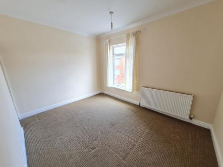 2 bedroom Terraced House to let in Newton Street, Macclesfield, SK11