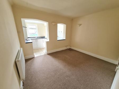 2 bedroom Terraced House to let in Newton Street, Macclesfield, SK11